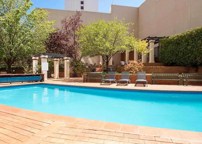 Breakfree Capital Tower Apartments Canberra